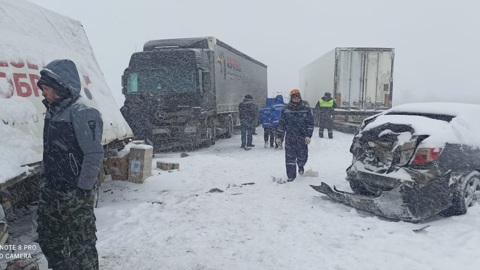 Из-за массового ДТП на донской трассе образовалась огромная пробка