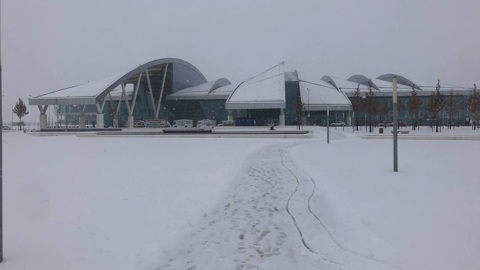 Очистили от снега: аэропорт Платов вновь готов принимать и отправлять рейсы