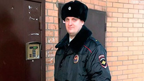 В Петербурге наградили полицейских, которые спасли из пожара трехлетнего ребенка