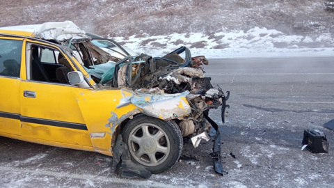 В Приамурье иномарка врезалась в самосвал, один человек погиб