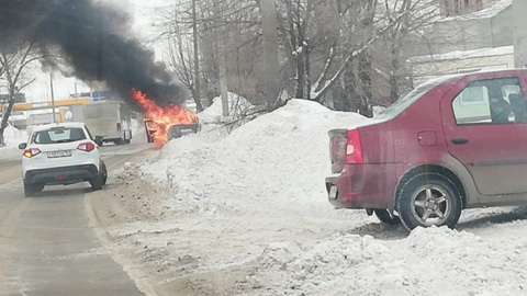 В Сызрани таксист обгорел в машине