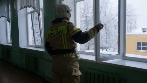 Пожар в вологодской школе: учителя смогли погасить пламя