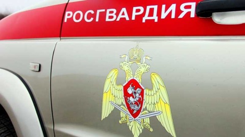 Житель Моршанска кидался с топором на двери квартир