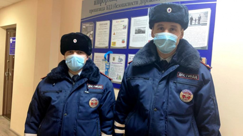 Полицейские в 30-градусный мороз разыскали в уральском лесу заблудившегося мужчину
