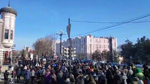 В Хабаровске и Владивостоке поддержать Навального вышли несколько сотен человек