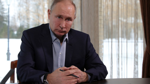 Путин рассказал о своей учебе игре на баяне