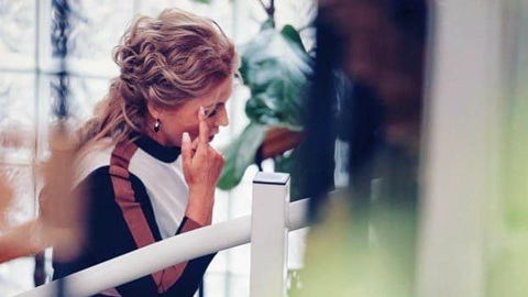 Без очков и с распущенными локонами: Тимошенко сменила имидж