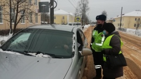 В Ивановской области бабушки напомнили о правилах безопасности на дорогах
