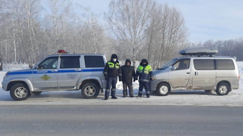 Томский водитель чуть не замерз на новосибирской трассе