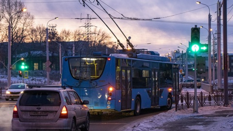 18-летний пешеход погиб под колесами троллейбуса в Иркутске