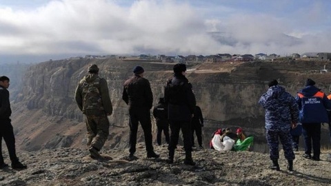 Гид упал в пропасть на водопаде Тобот в Дагестане