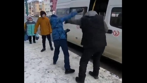 Водитель выкинул подростка из маршрутки, делом занялась прокуратура