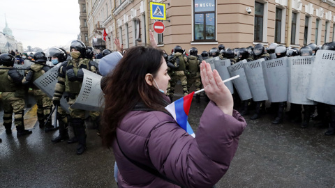 Незаконные митинги потеряли в масштабе и стали хулиганскими