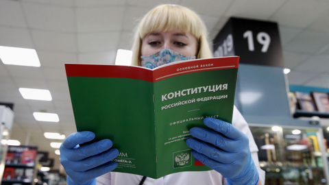Президент утвердил приоритет Конституции в семейном праве