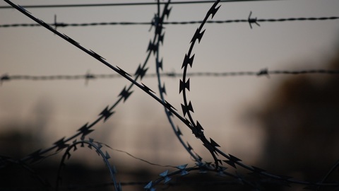 В Орле экс-надзирателю грозит тюрьма за передачу двух пачек дрожжей
