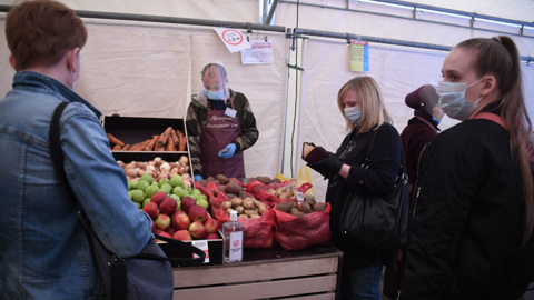 Правительство предписало регионам открывать фермерские ярмарки