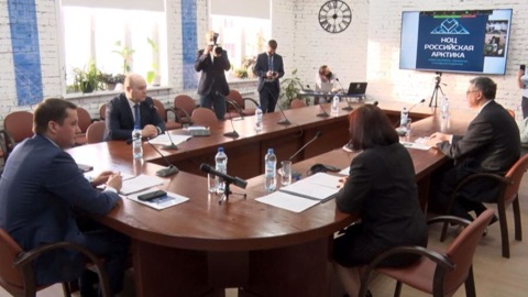 Главы Поморья и Мурманской области обсудили развитие НОЦ "Российская Арктика"