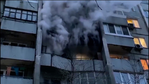 Из-за пожара в волгоградской многоэтажке эвакуировали 40 человек