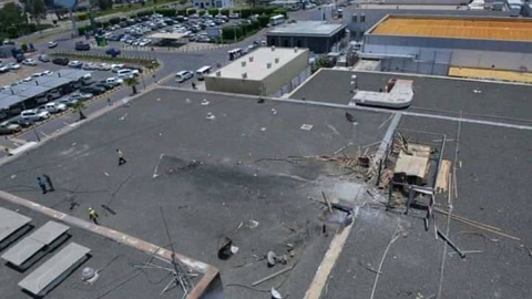 Самолет загорелся в саудовском аэропорту после атаки хуситов