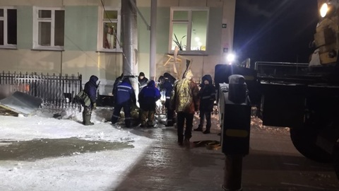 На Ямале грузовик врезался в теплотрассу: в зоне риска оказались 20 домов и соцобъекты