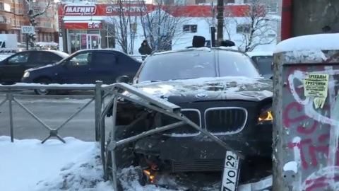Серьезная авария с участием пяти автомобилей произошла в Архангельске