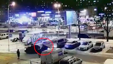 В Петербурге задержали мужчину, прокатившего полицейского на капоте