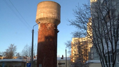В Архангельске сносят водонапорную башню на Новгородском проспекте