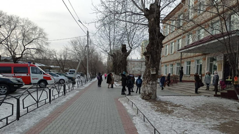 В благовещенской школе во время занятий младшеклассники упали в обморок