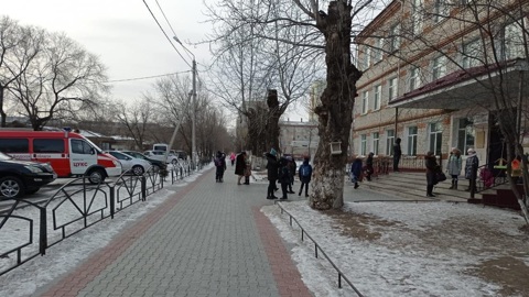 Три девочки неожиданно потеряли сознание в приамурской гимназии