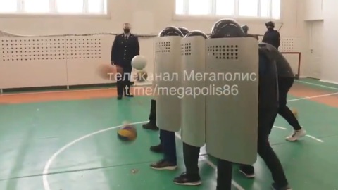 Начальника полиции Нижневартовска уволили после "урока мужества"