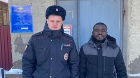 Нижегородские полицейские спасли африканца, замерзавшего в автомобиле