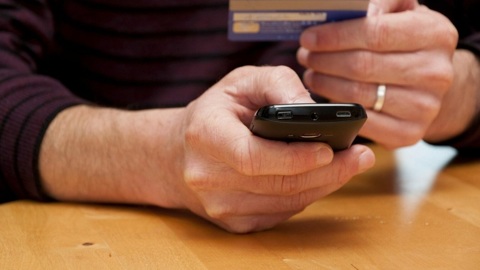 Мошенники похитили с карты оренбурженки более полумиллиона рублей