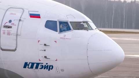 Самолет Уфа – Самара вернулся в аэропорт из-за неубранного шасси