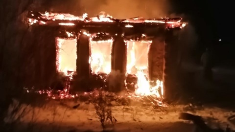 Под завалами сгоревшего дома в башкирском поселке нашли тело пенсионера