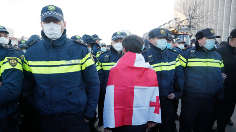МВД Грузии назвало действия полиции законными, оппозиция готовится протестовать