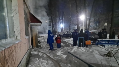 В Лебедяни жильцов дома эвакуировали из-за горящих вещей
