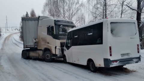 Крупное ДТП на Южном Урале: девять пострадавших, среди них четверо детей