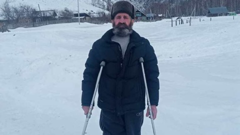 Сибиряк двое суток без сна полз со сломанной ногой зимой в горах