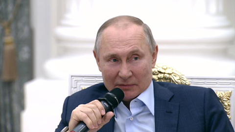 "Раздавить не жалко": Путин порассуждал об "уродах" и "букашках"