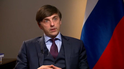 Минпросвещения ищет способ освободить учителей от "бумажек"