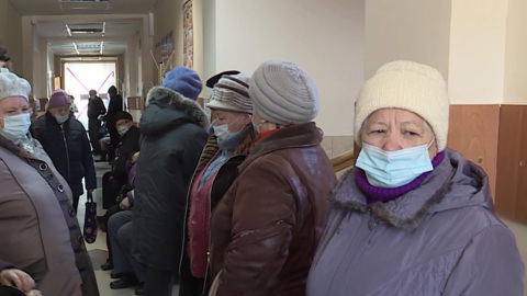 ВЦИОМ: россияне хотят снизить налоги и отменить ЕГЭ