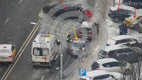 В массовом ДТП на севере Москвы пострадал человек