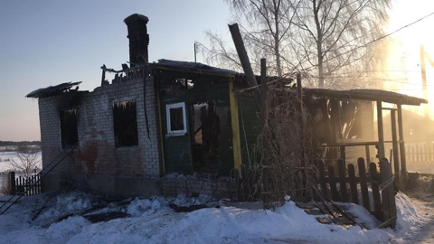 В Ярославской области в пожаре погибли 7-летний мальчик и его мама