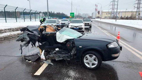 Машину разорвало надвое: в Зеленограде восстановлено движение