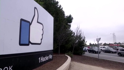 Интервью RT France с евродепутатом заблокировали в Facebook