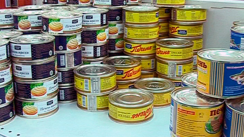 Мясные и рыбные консервы подешевели в калужских магазинах