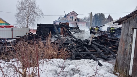 Под Вологдой пожар уничтожил дом 1890 года постройки