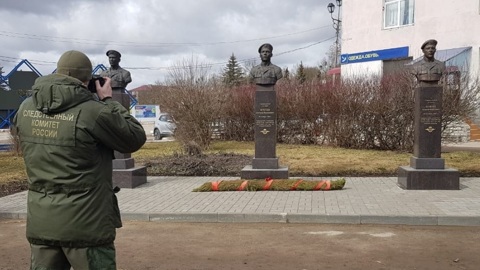 Следком занялся делом об осквернении памятника десантникам 6-й роты