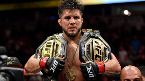 Экс-чемпион UFC Сехудо объявил о поединке с Мейвезером