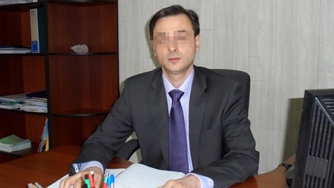 Директора новосибирской школы обвинили в распространении "развратных коллажей"